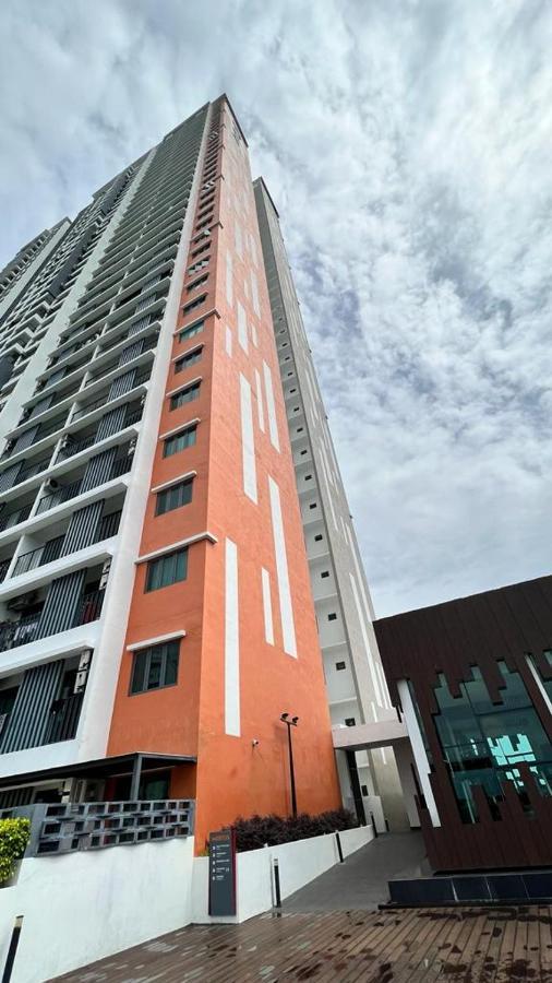 D Naurah Meritus Guesthouse Perai Exterior foto